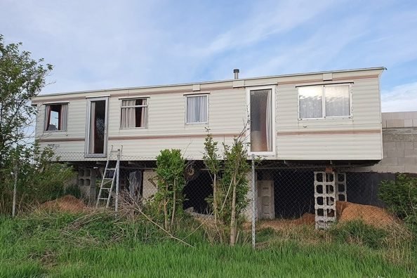 Usadený mobilný dom